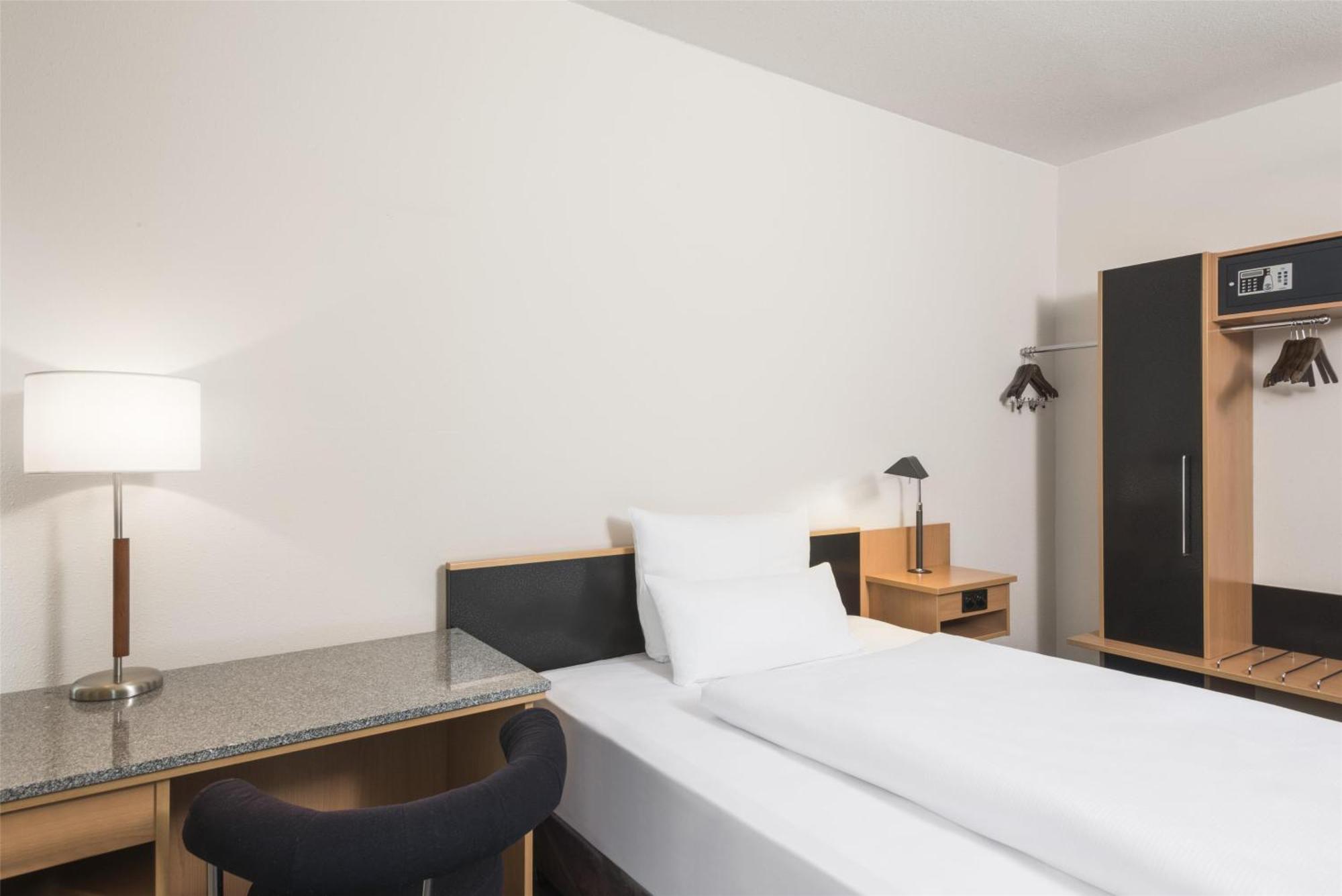 Hotel Nh 4*